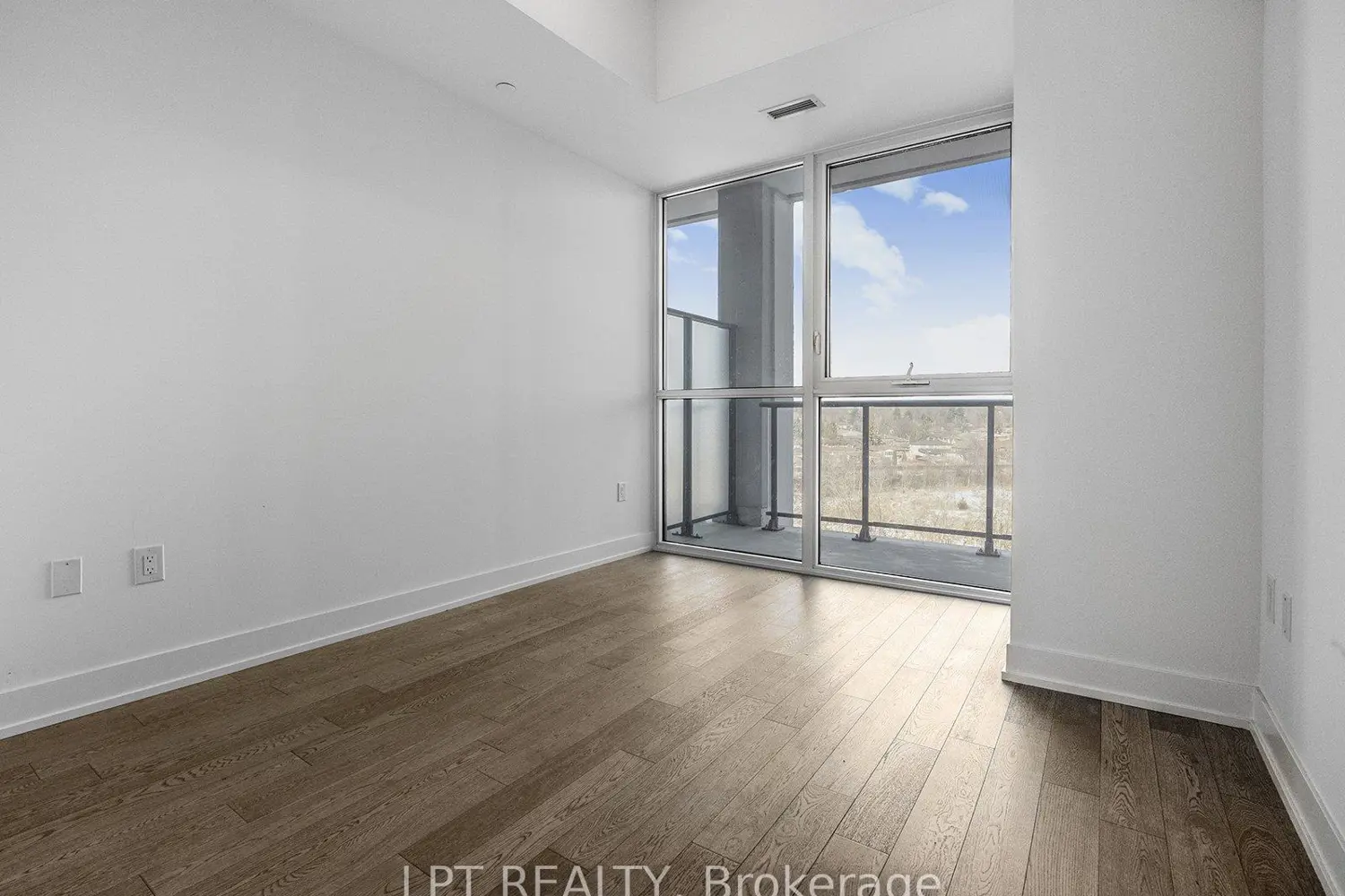 Additional image 2 of 1063 Douglas Mccurdy Common 615