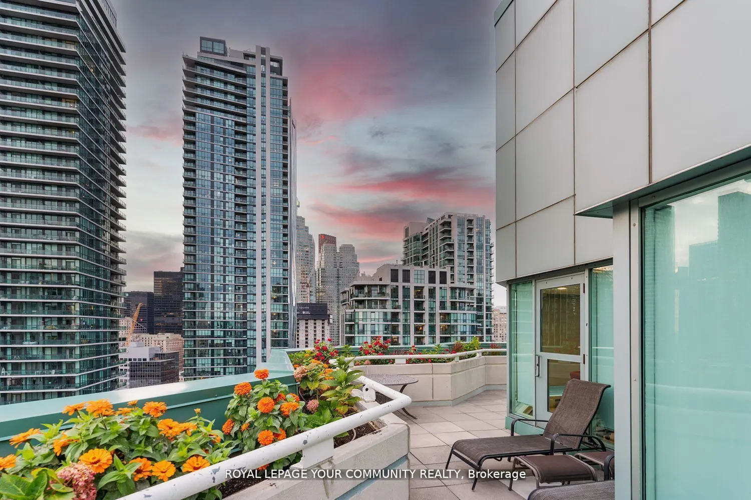 Additional image 15 of 10 Queens Quay 2402