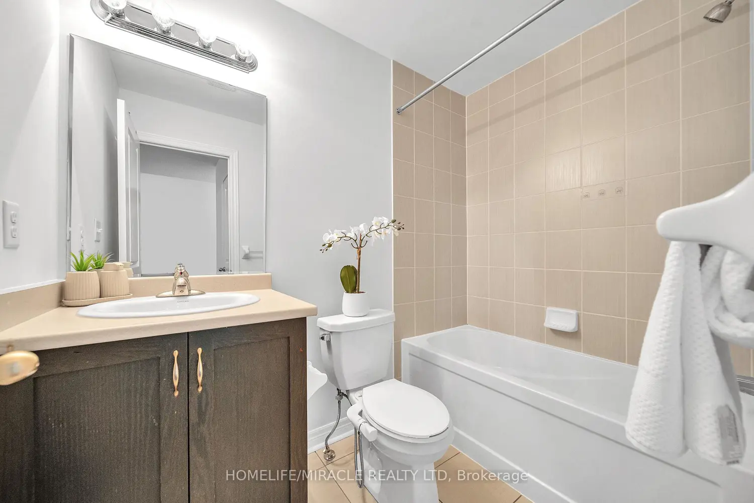 Additional image 12 of 15 Finegan Circle