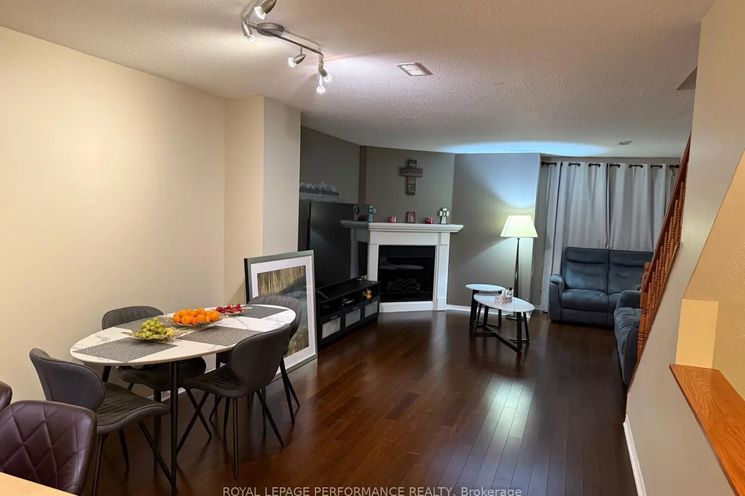 Additional image 5 of 390 Crownridge Drive