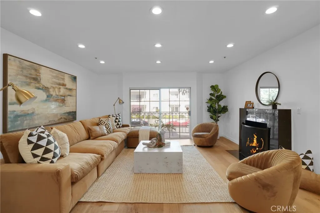 Additional image 2 of 1871 Greenfield Avenue Unit 102, Los Angeles, CA 90025