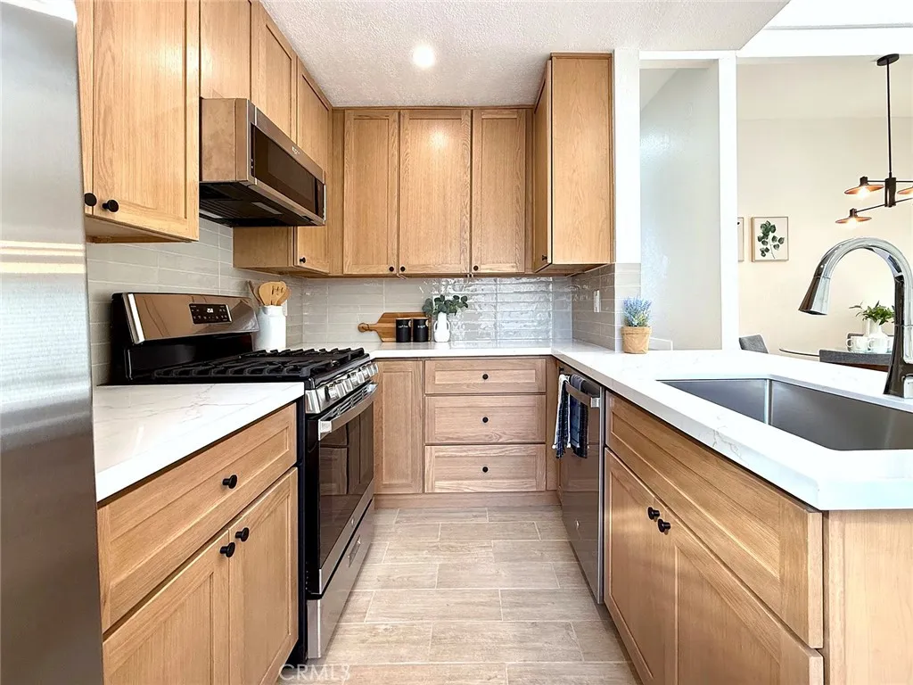 Additional image 11 of 2720 W Segerstrom Ave Unit D, Santa Ana, CA 92704