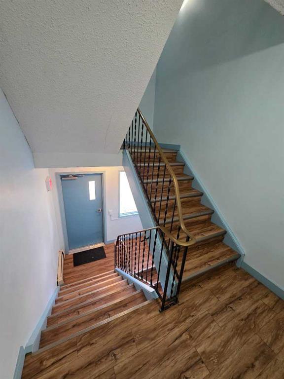 Additional image 4 of 4503 73 Street NW, Calgary, AB, T3B 2M3