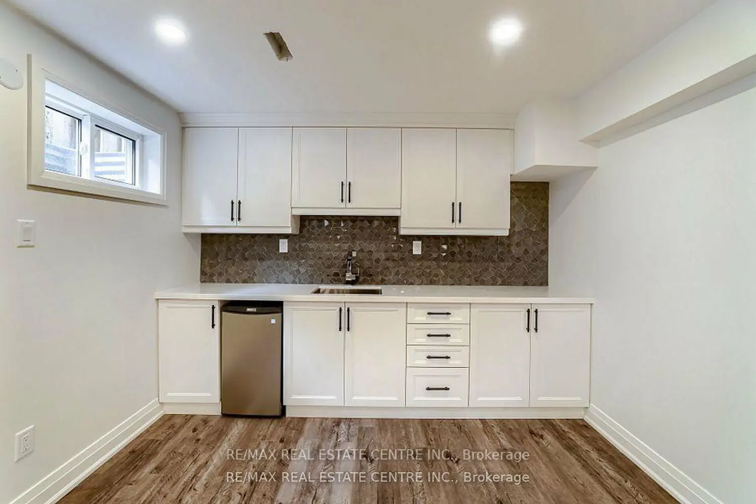 Additional image 15 of 550 Meadows Boulevard