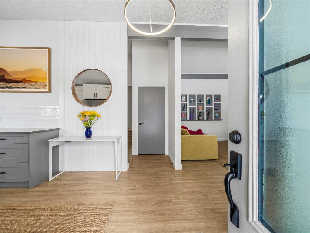 Additional image 5 of 7723 Hunterview Drive NW, Calgary, AB, T2K 5C9