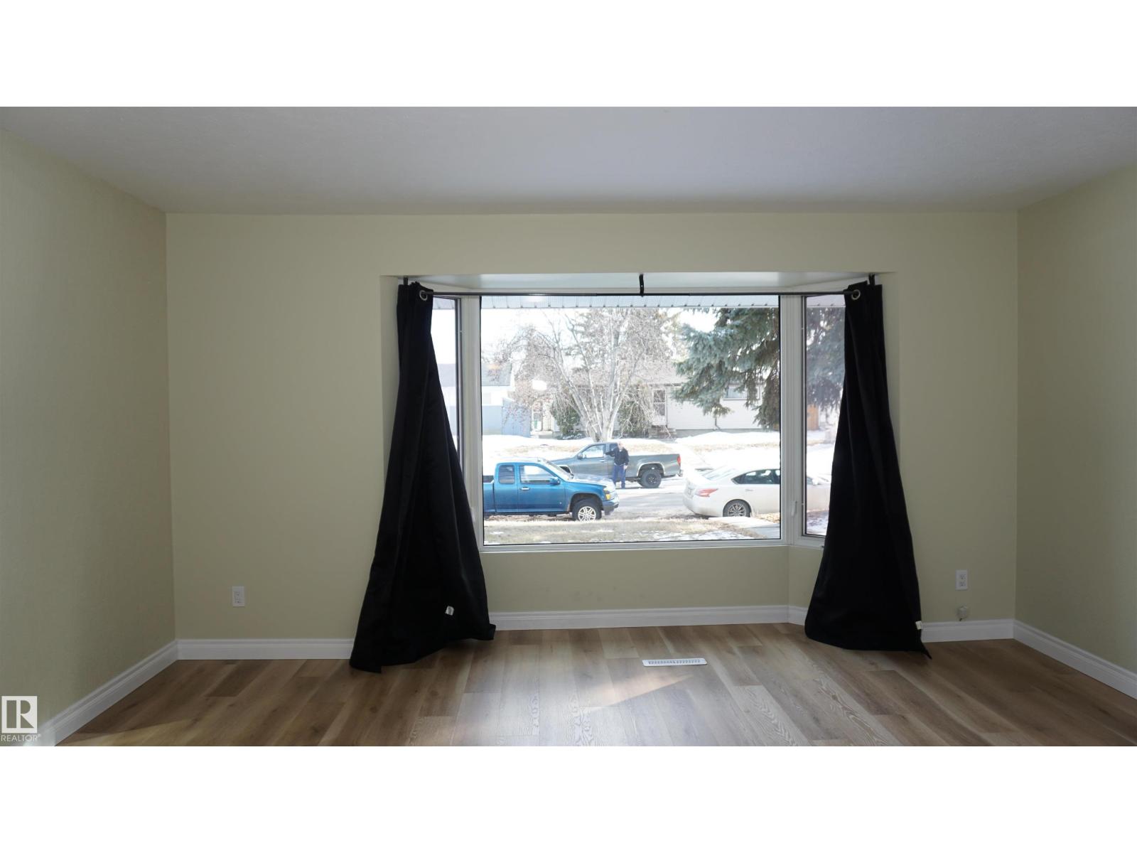 Additional image 6 of 12924 135a Avenue NW, Edmonton, AB, T5L3Z7