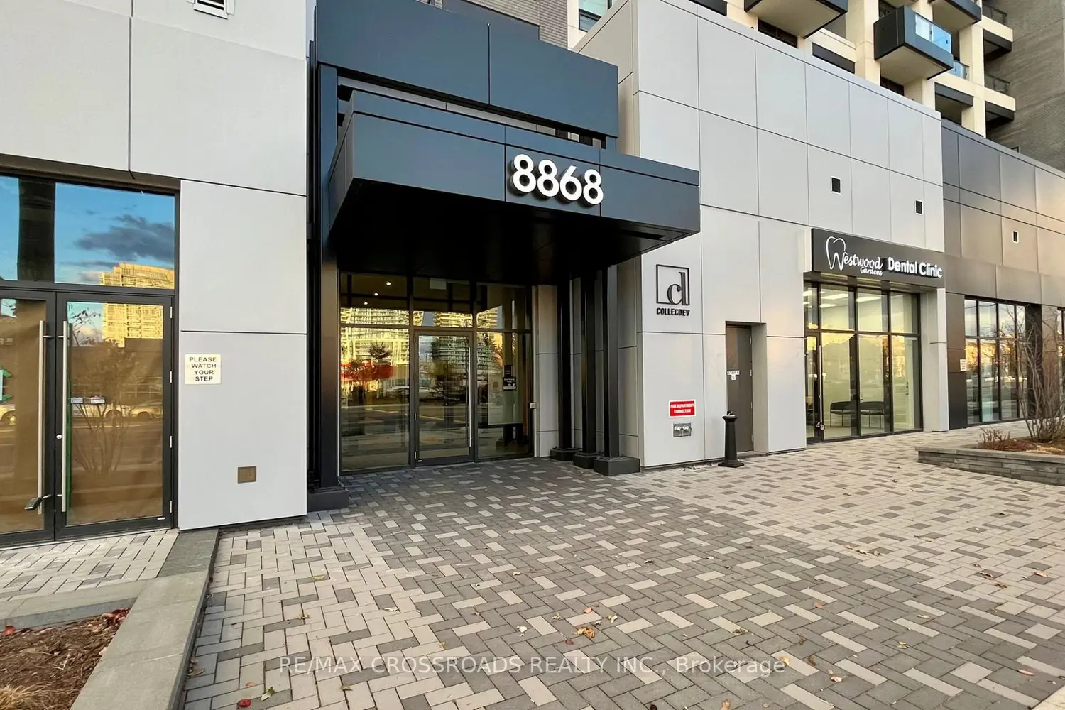 8868 Yonge Street 319E photo 2