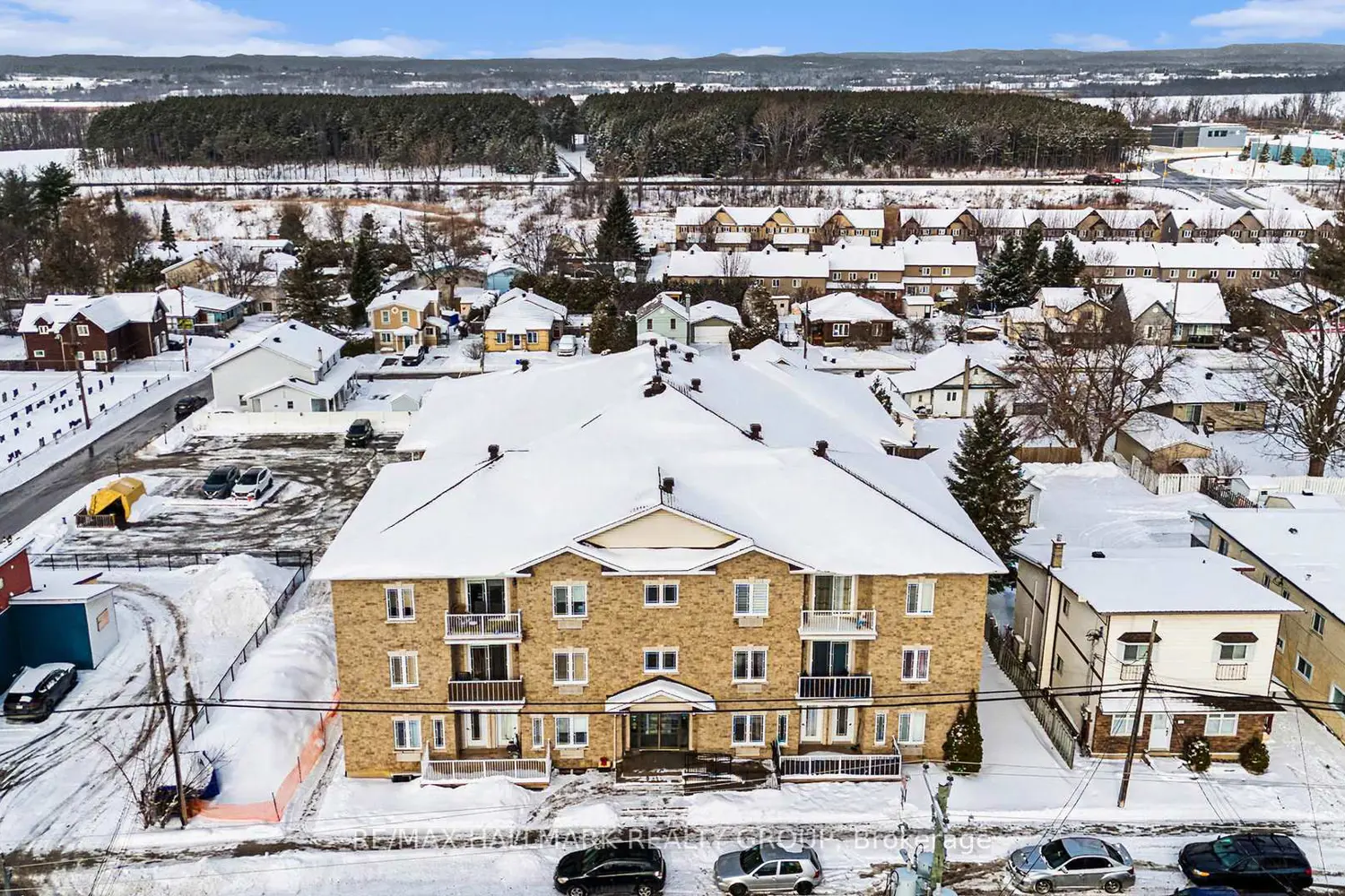 Additional image 18 of 1026 Laurier Street 208