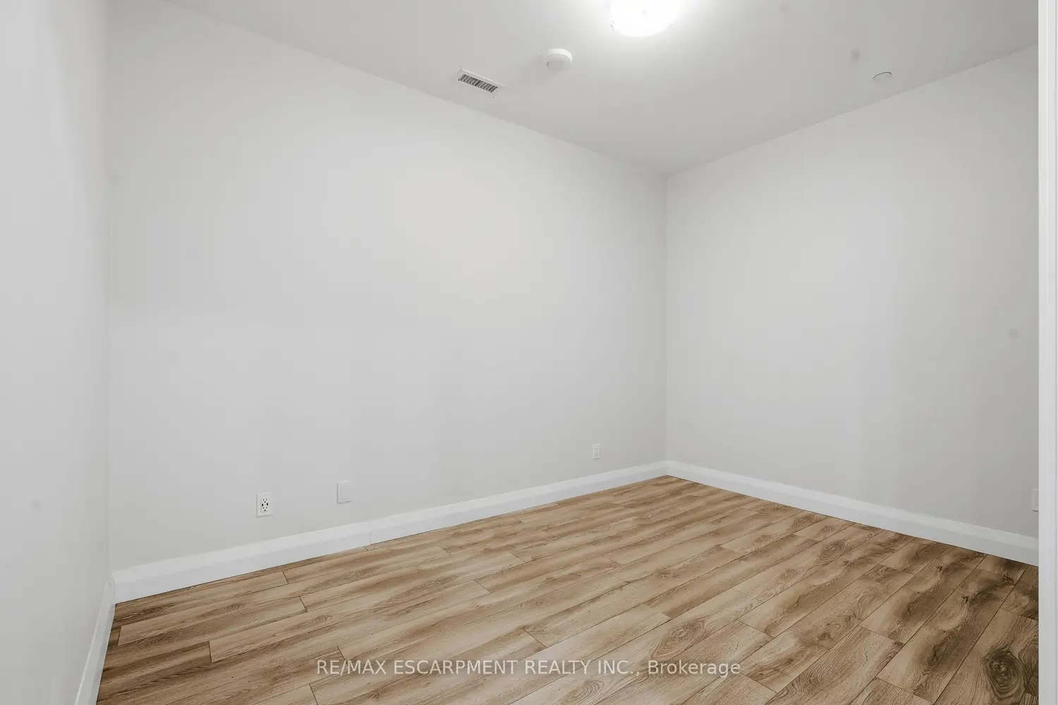 Additional image 9 of 101 Locke Street 309