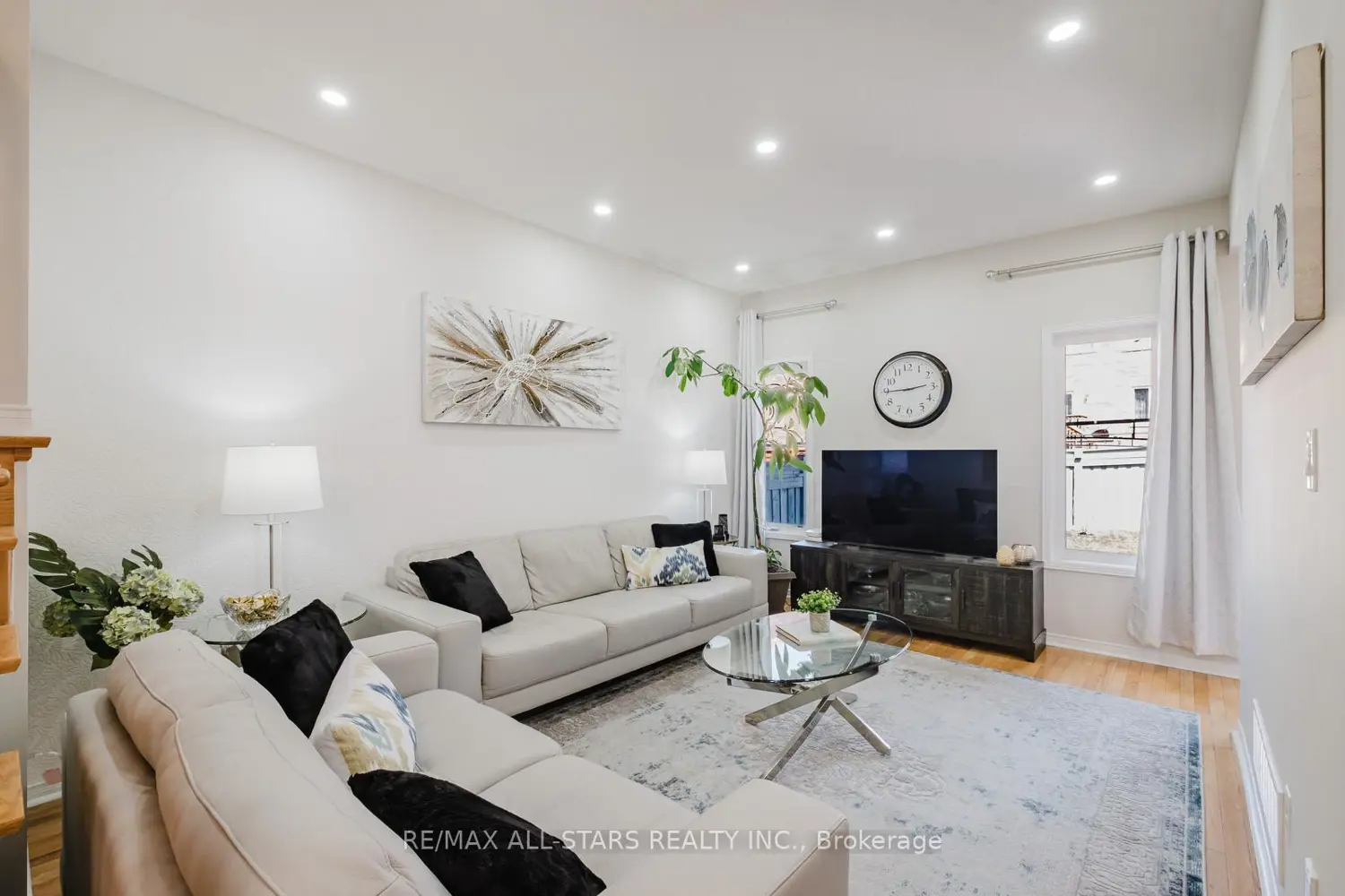 19 Coronet Street photo 5