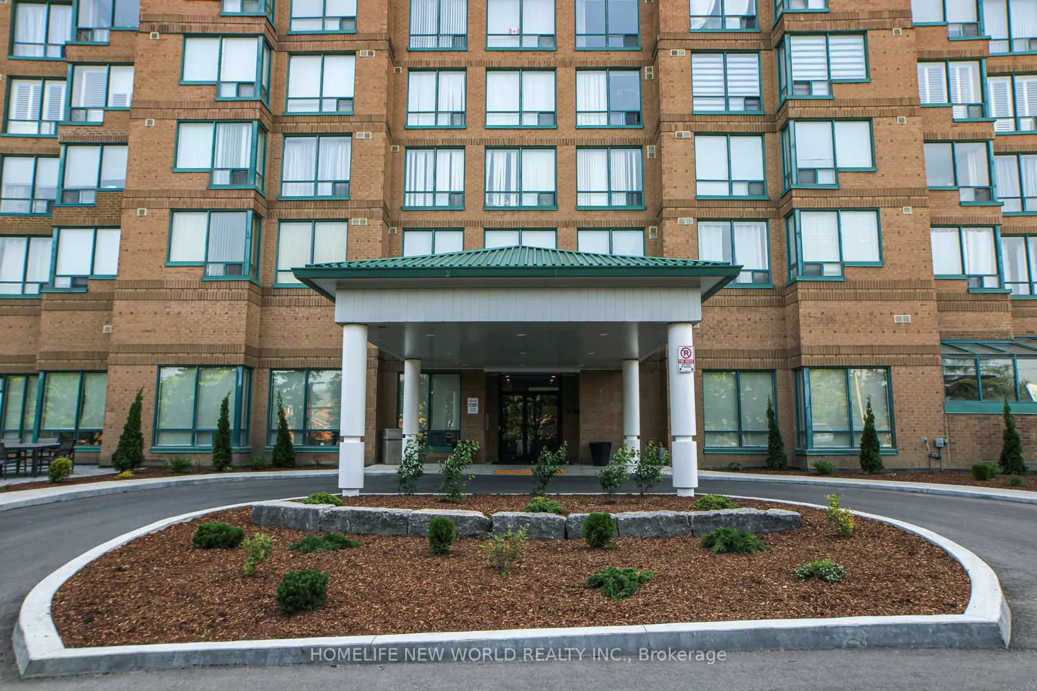 Additional image 2 of 711 Rossland Road 706