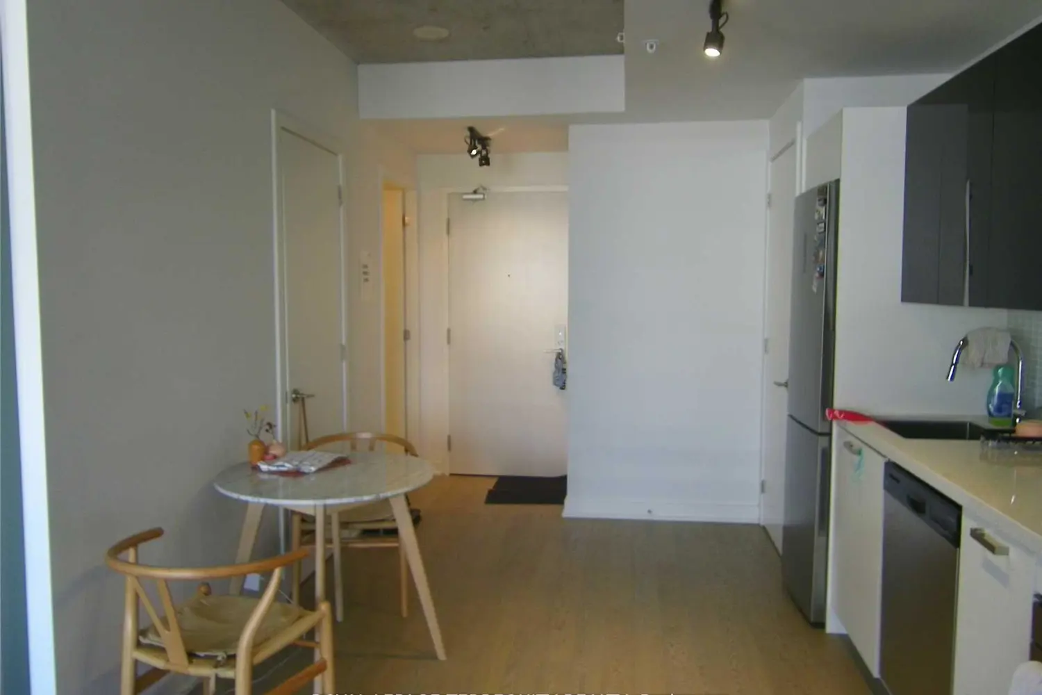 Additional image 7 of 39 Brant Street 909