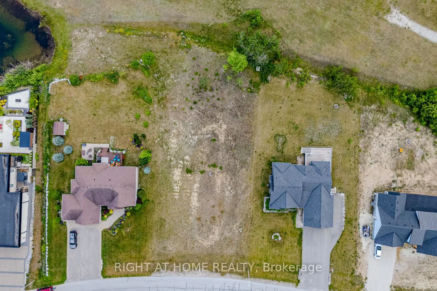 8 Deanna Drive photo 3