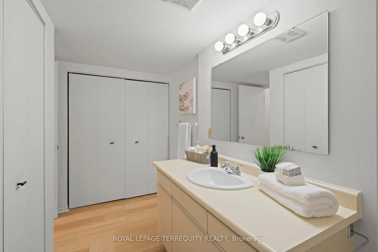 Additional image 12 of 41 Ash Street 304