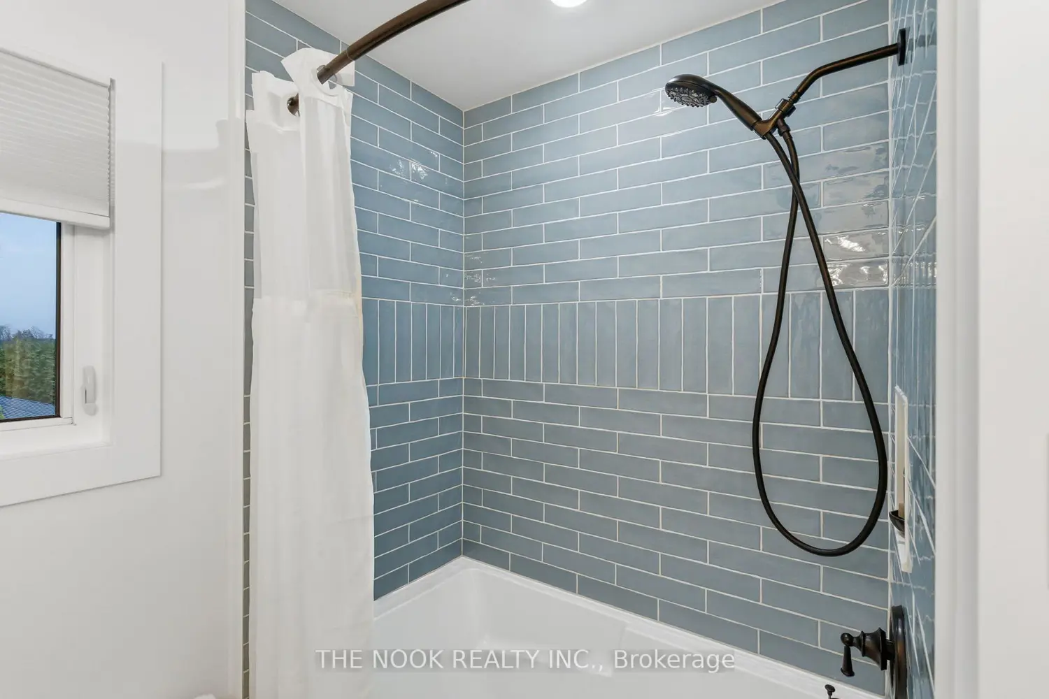 Additional image 8 of 11 Lynn Crescent