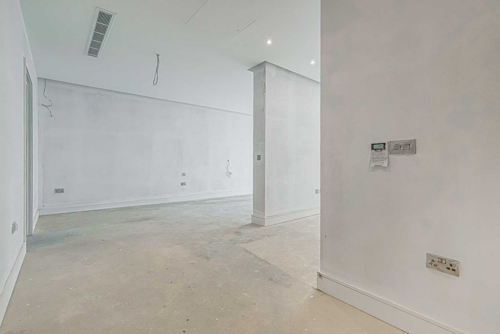 Additional image 21 of 3 bed penthouse for saleBeech Road, Benfleet SS7