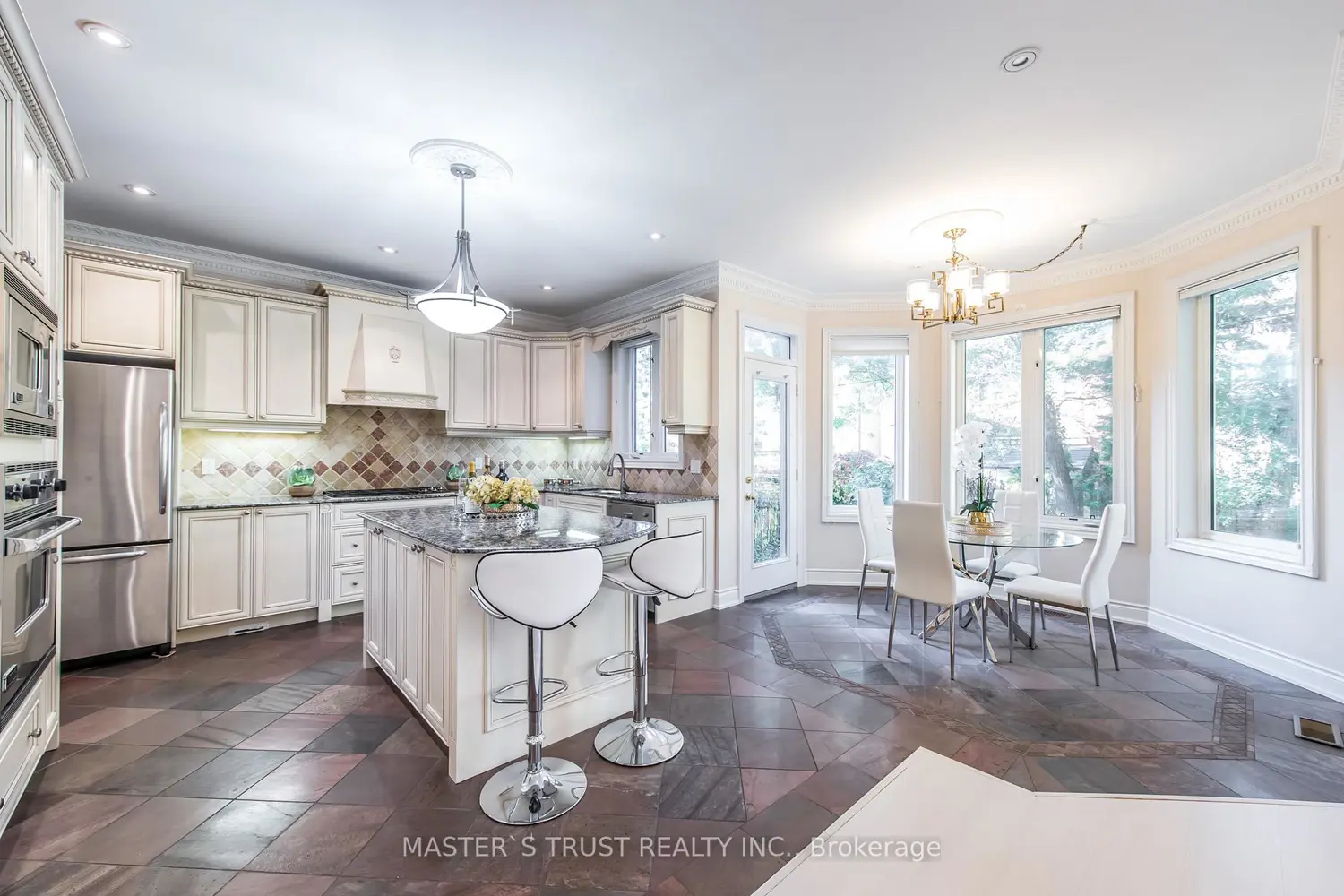 Additional image 7 of 242 Empress Avenue