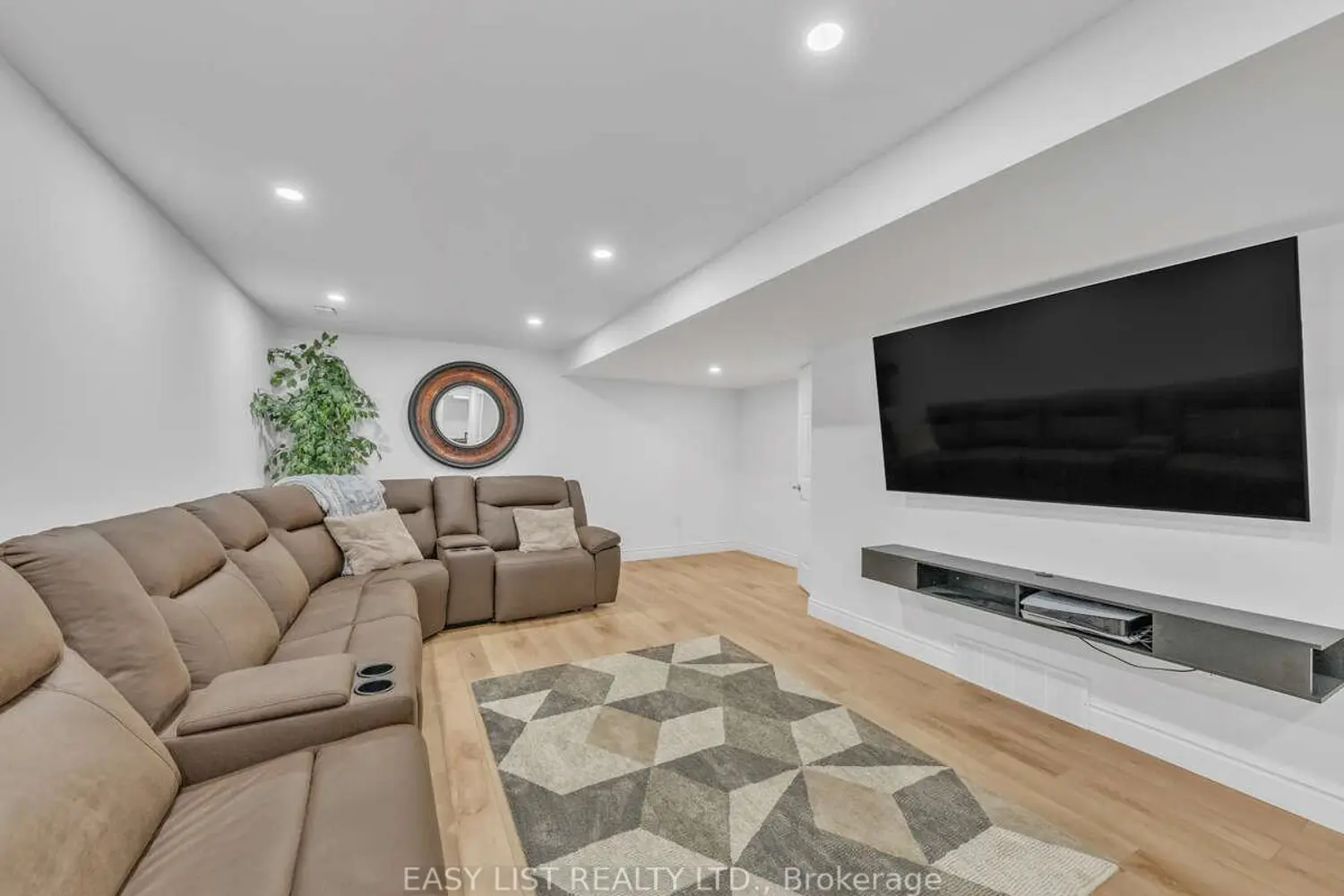 Additional image 13 of 1585 Skinner Street