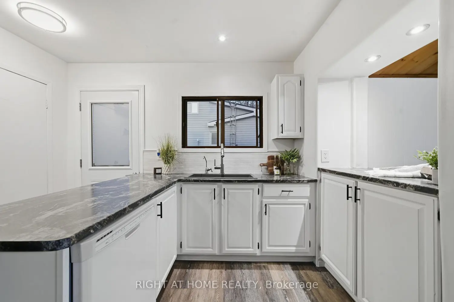 Additional image 10 of 49 River Road