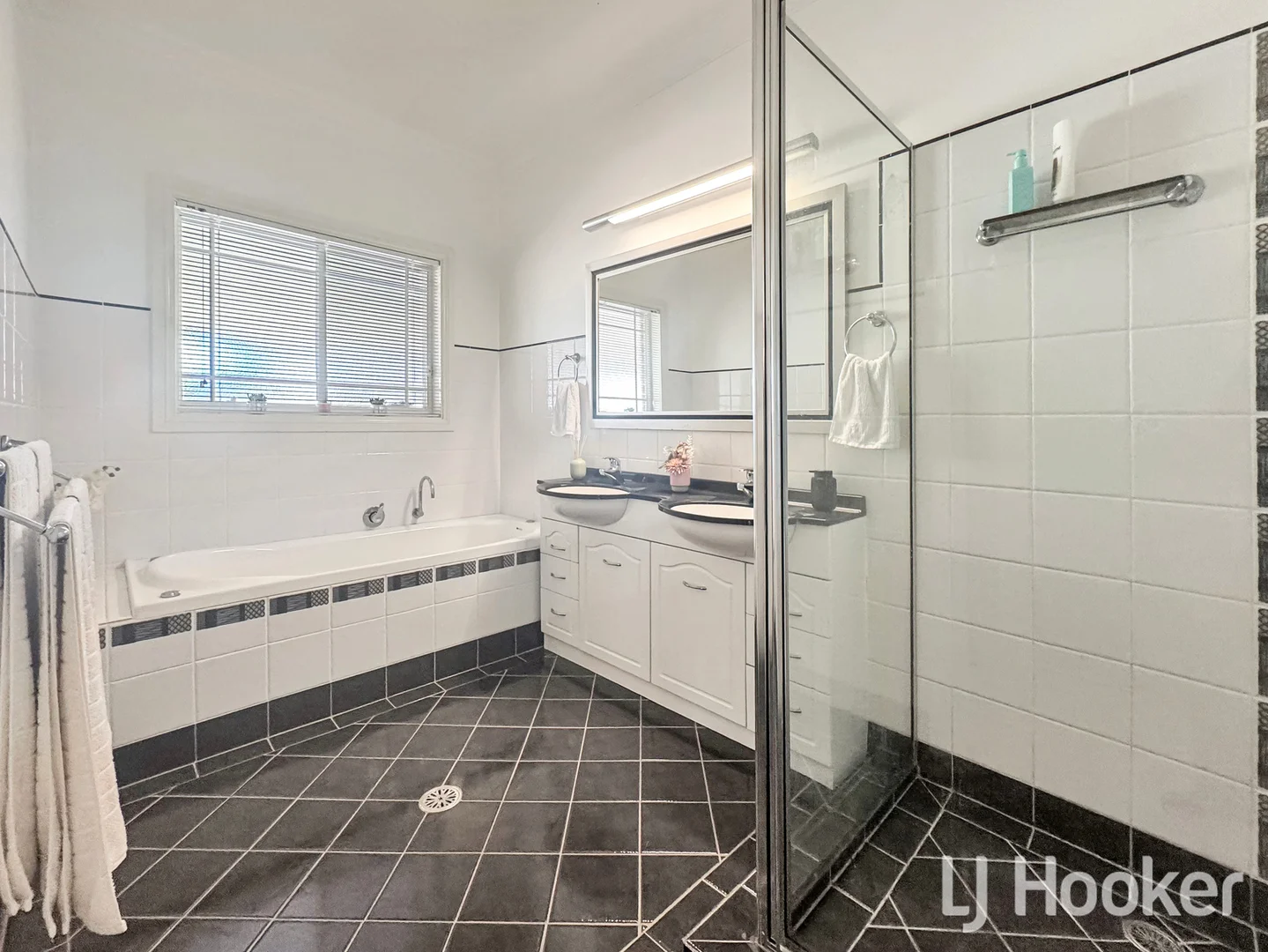 Additional image 11 of 26 Clancys Drive, Inverell NSW 2360