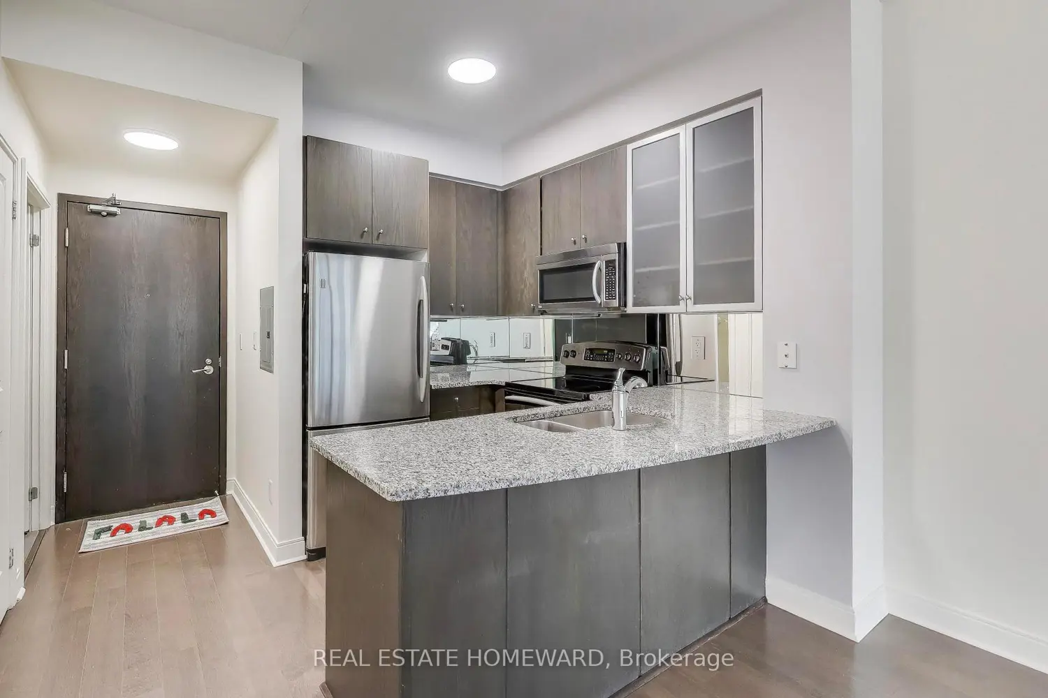 Additional image 2 of 21 Scollard Street 305