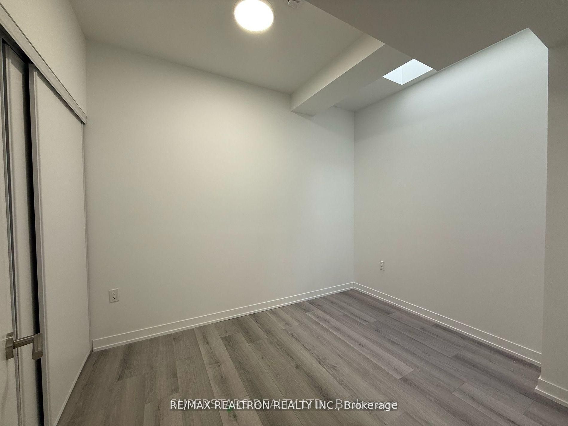Additional image 5 of 308-485 Logan Avenue, Toronto, ON, M4M 2P5