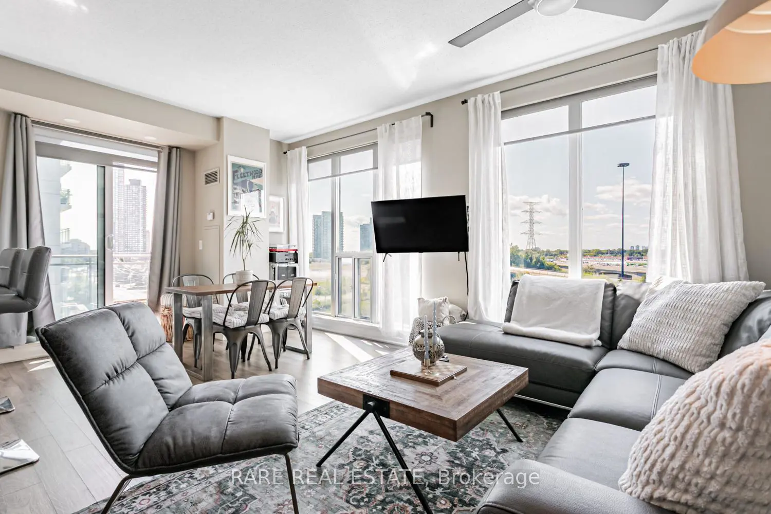 2119 Lake Shore Boulevard 703