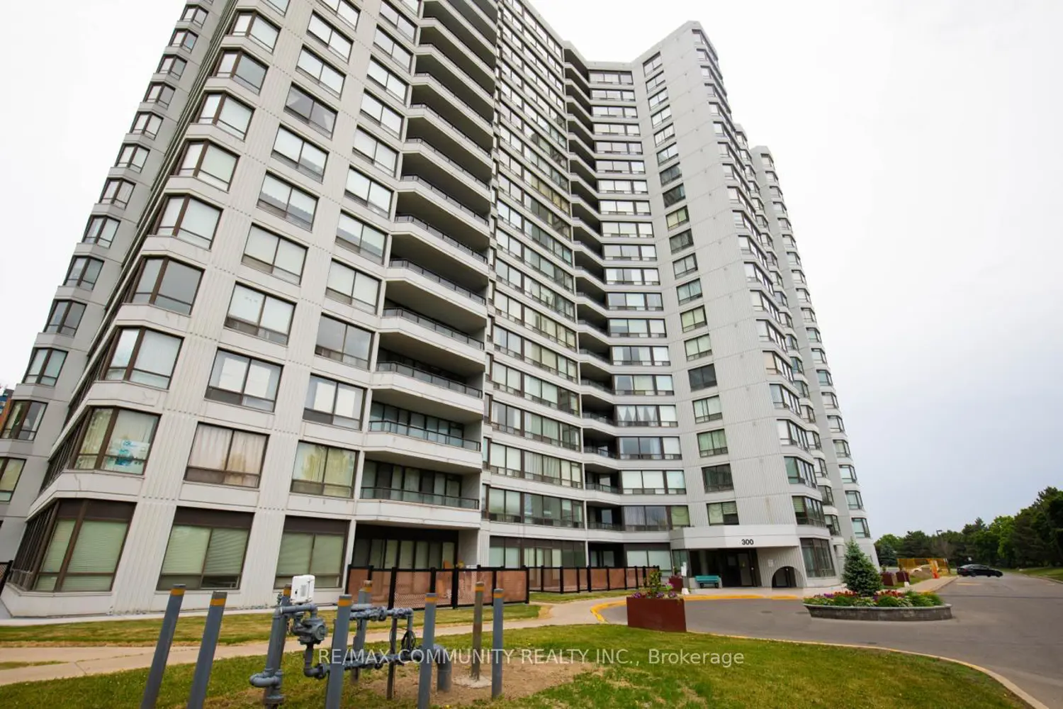 300 Alton Towers Circle 913