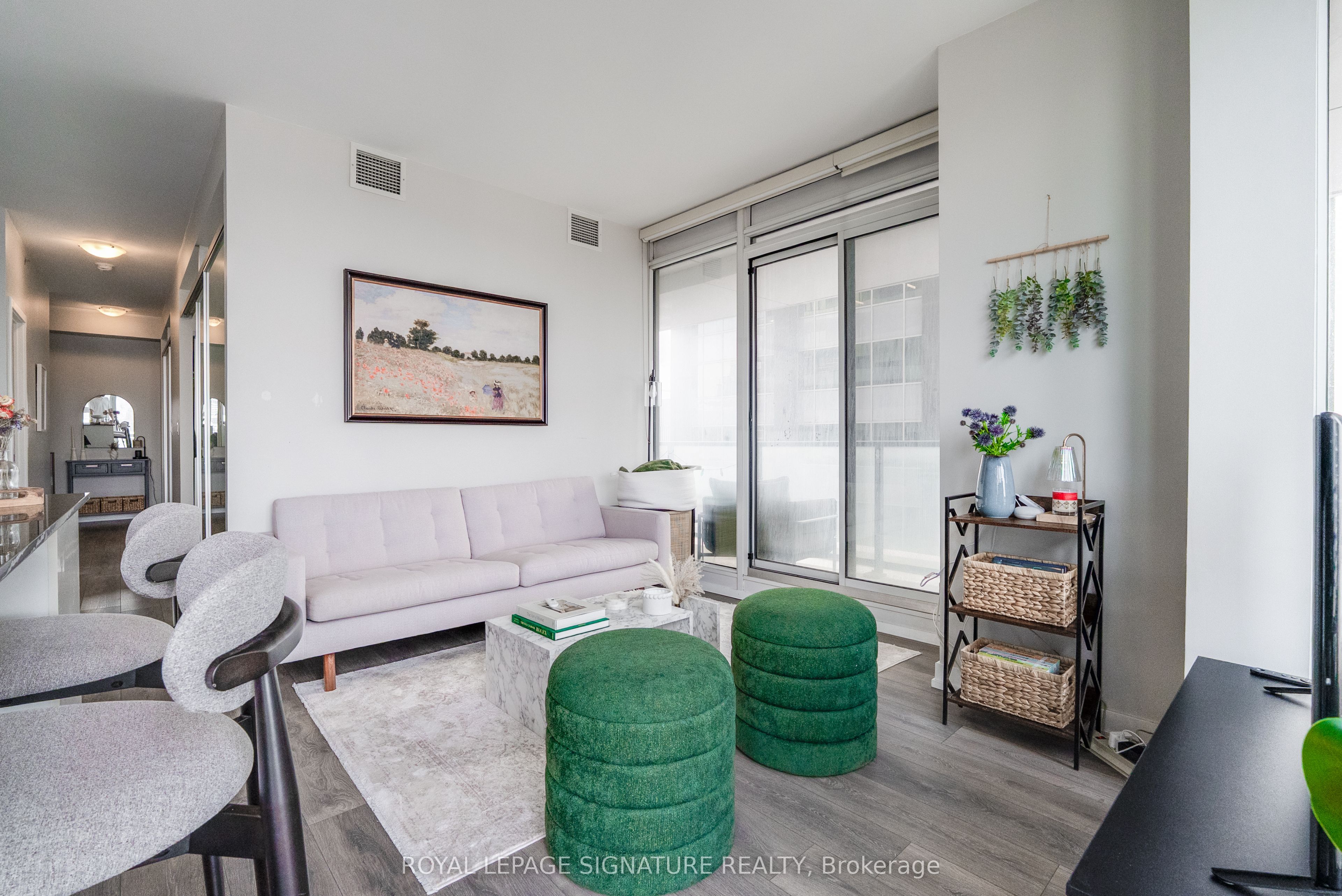 Additional image 2 of 2503-426 University Avenue, Toronto, ON, M5G 1S9