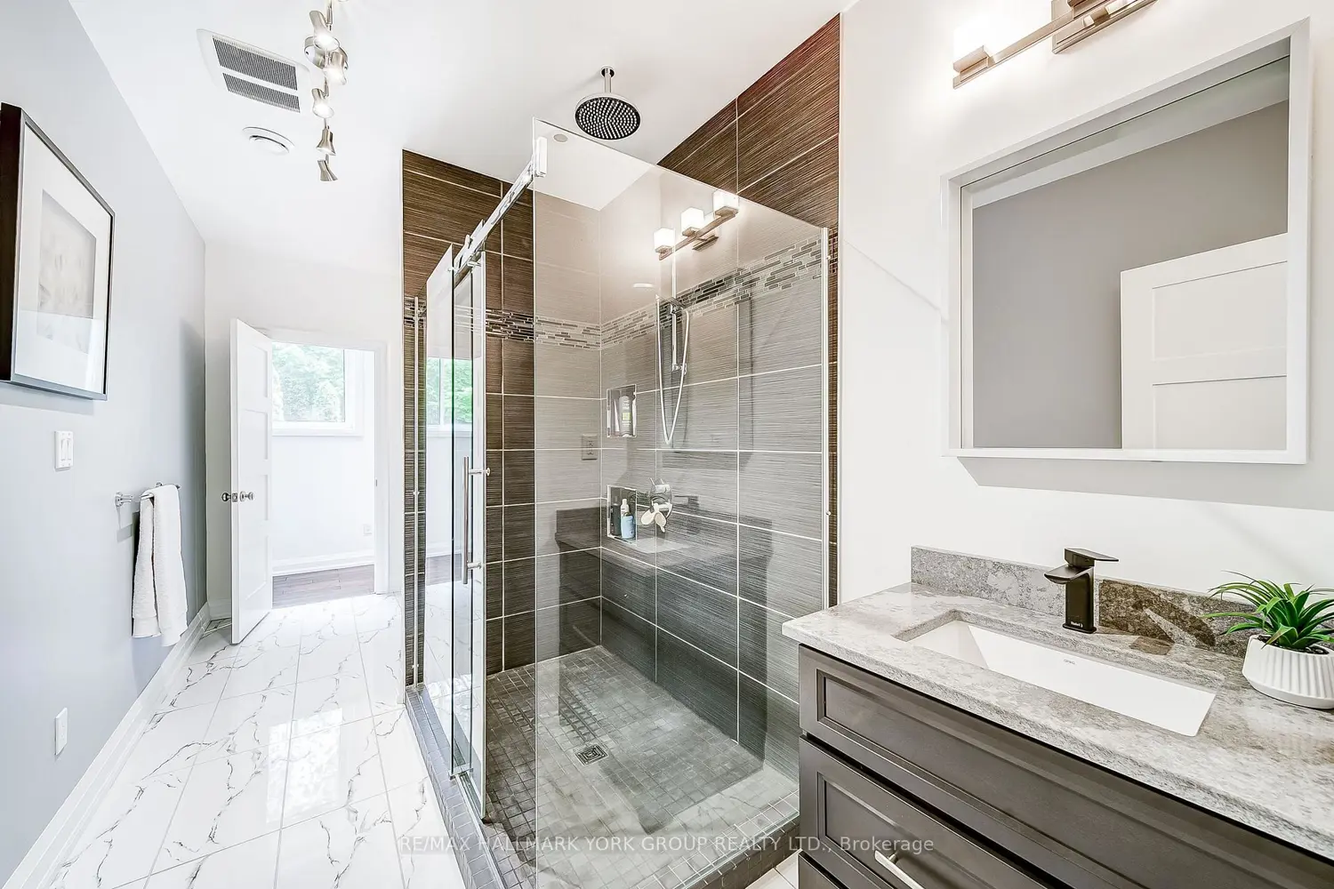 Additional image 14 of 118 Mennill Drive