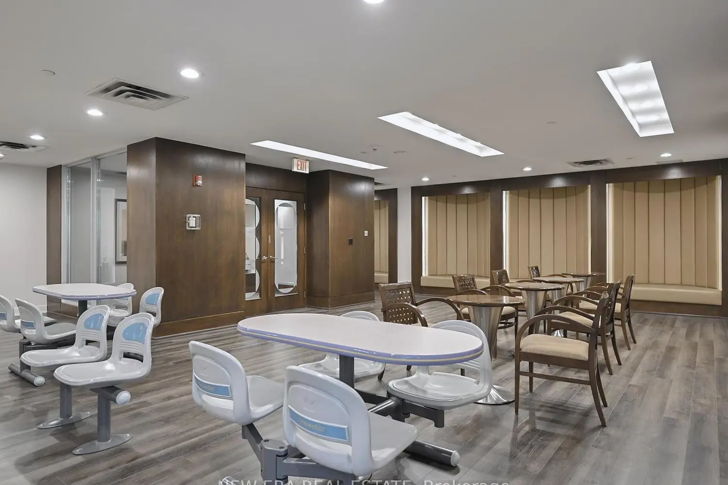 Additional image 18 of 3888 Duke Of York Boulevard 923