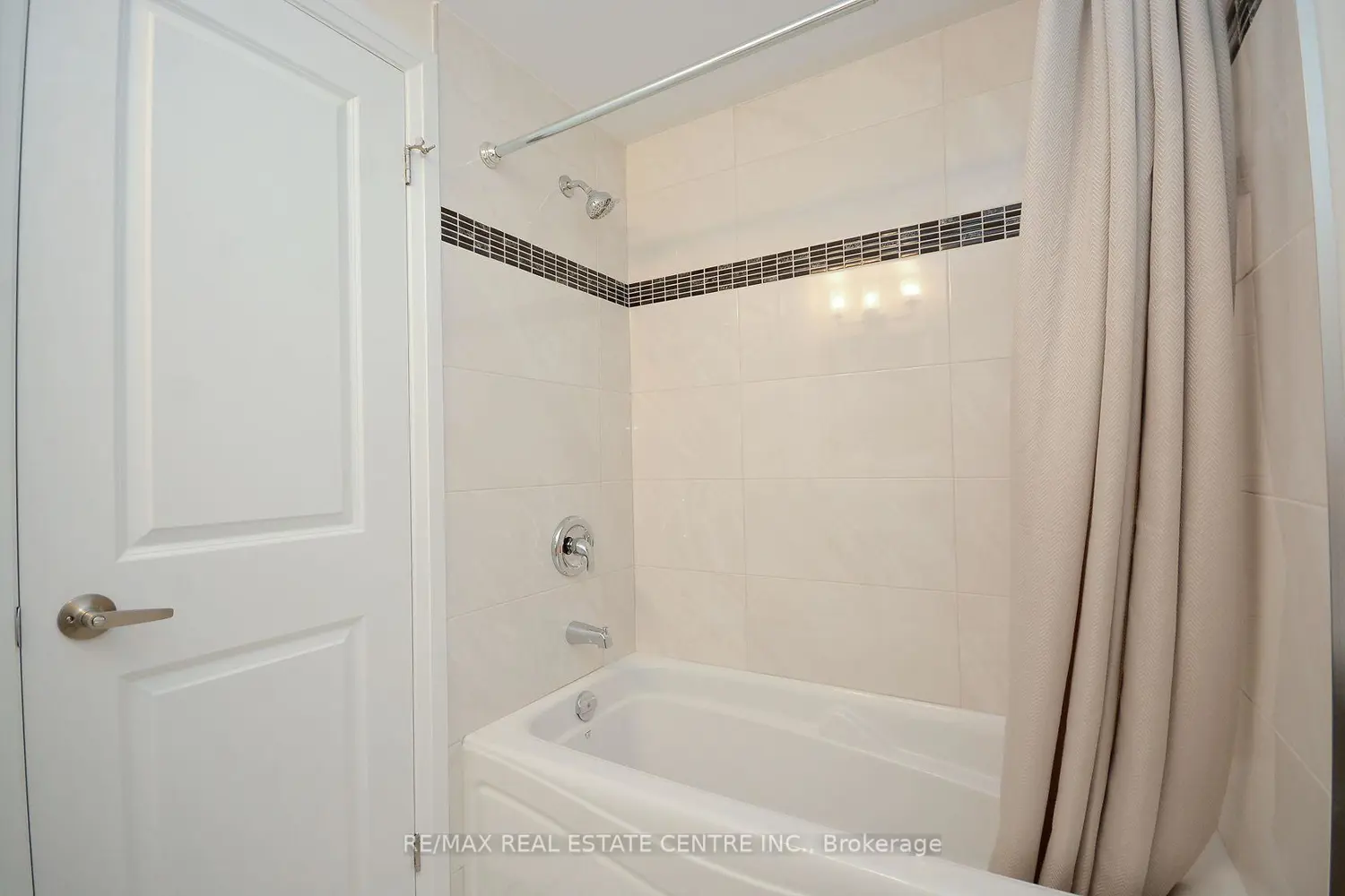 Additional image 11 of 2912 Arvida Circle