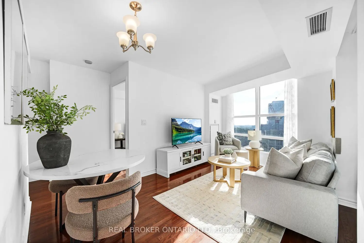 Additional image 9 of 1 Elm Drive 1005