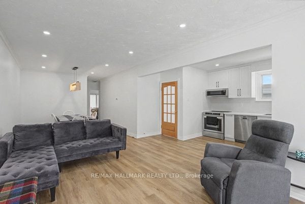 Additional image 6 of 37 Avis Crescent, Toronto, ON, M4B 1B8