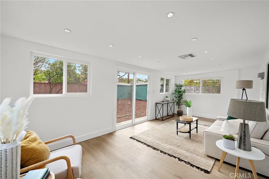 Additional image 15 of 1410 W Camden Place, Santa Ana, CA 92704