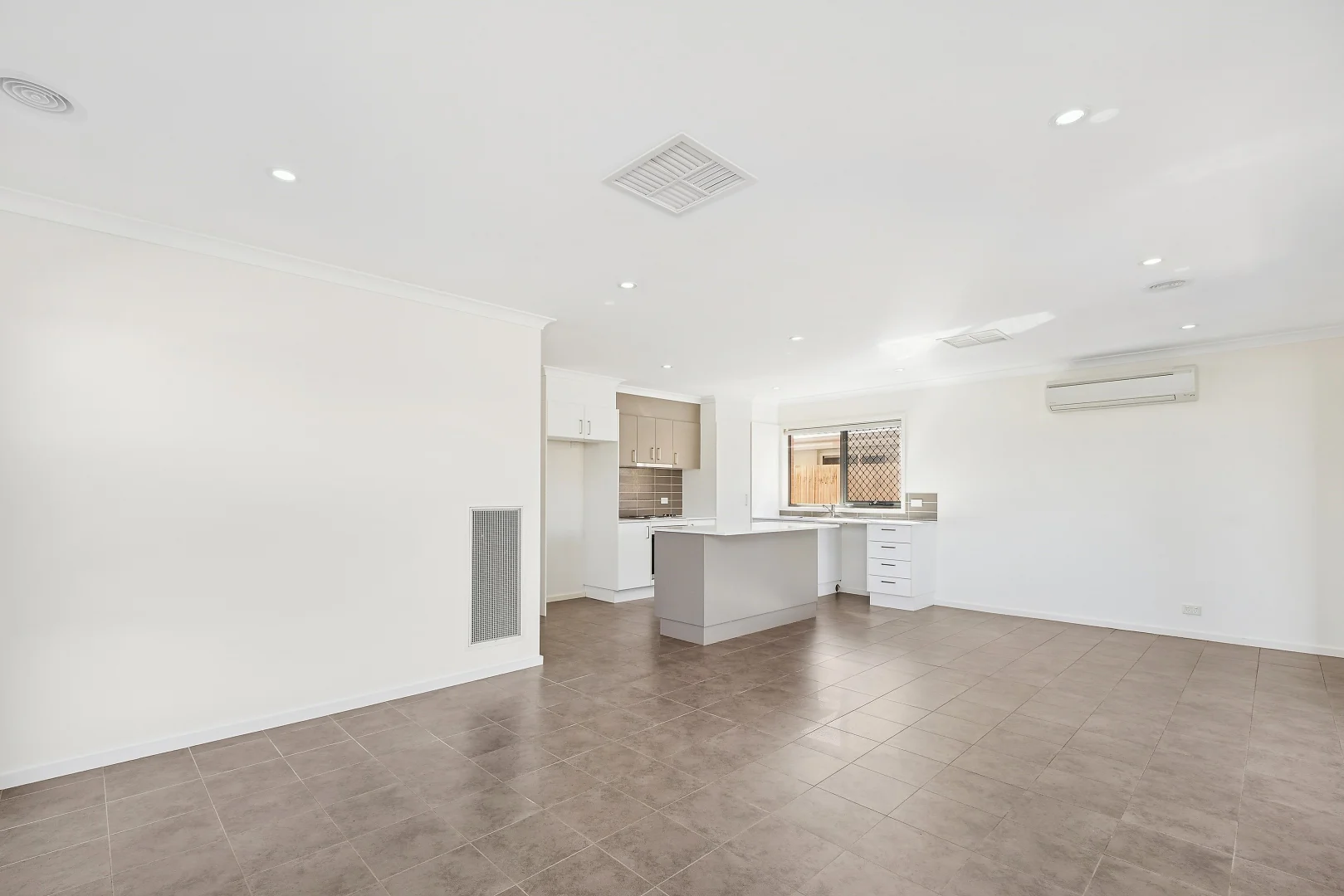 Additional image 4 of Forde ACT 2914