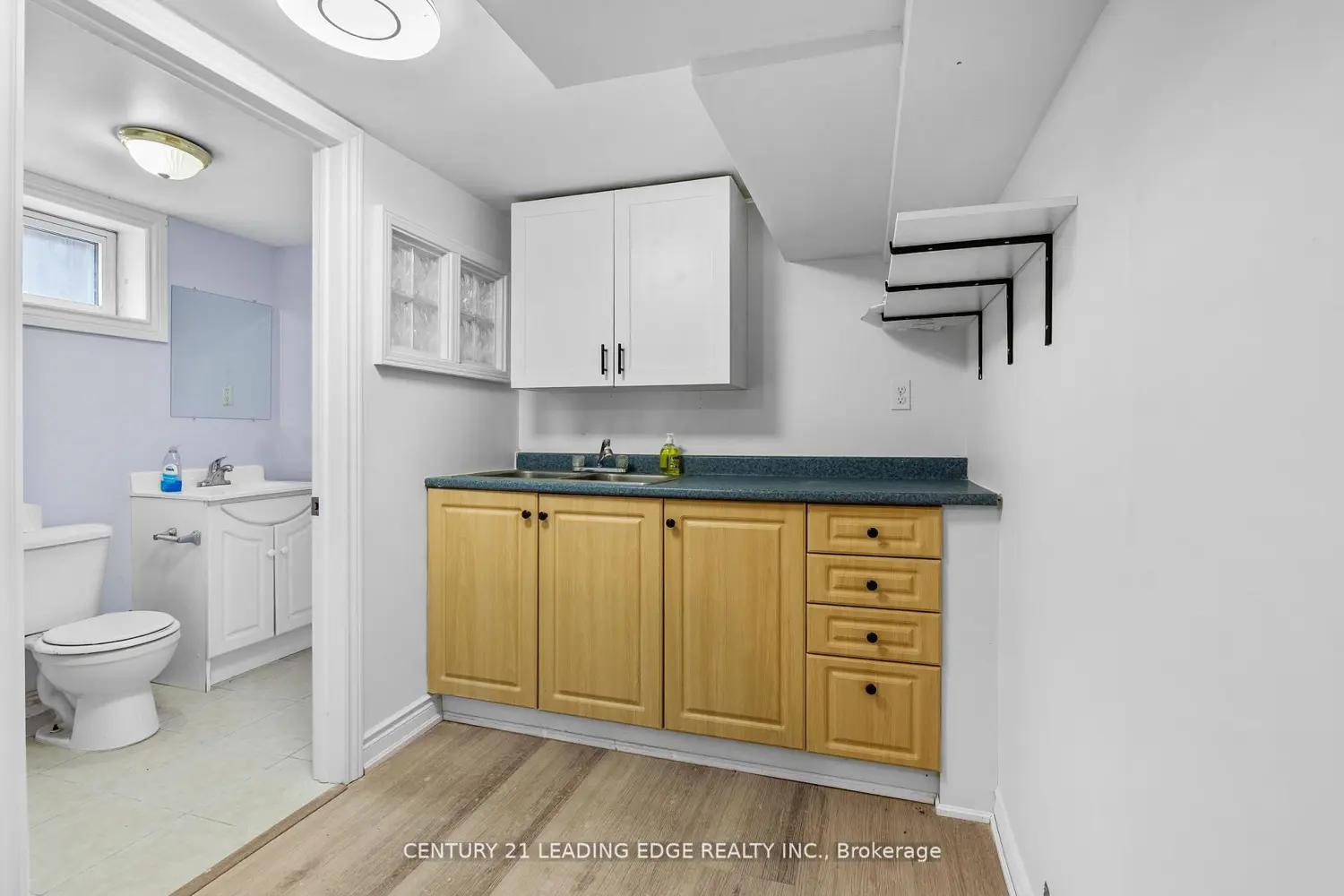 Additional image 10 of 96 Oakes Avenue