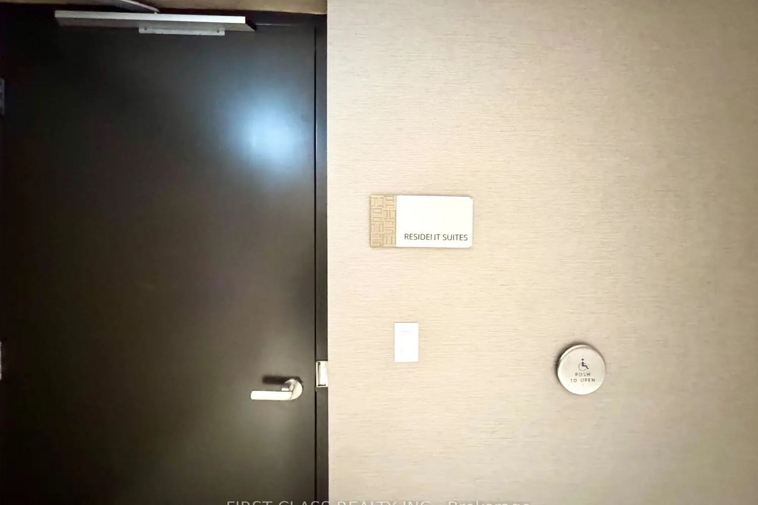 Additional image 11 of 501 Yonge Street 4002