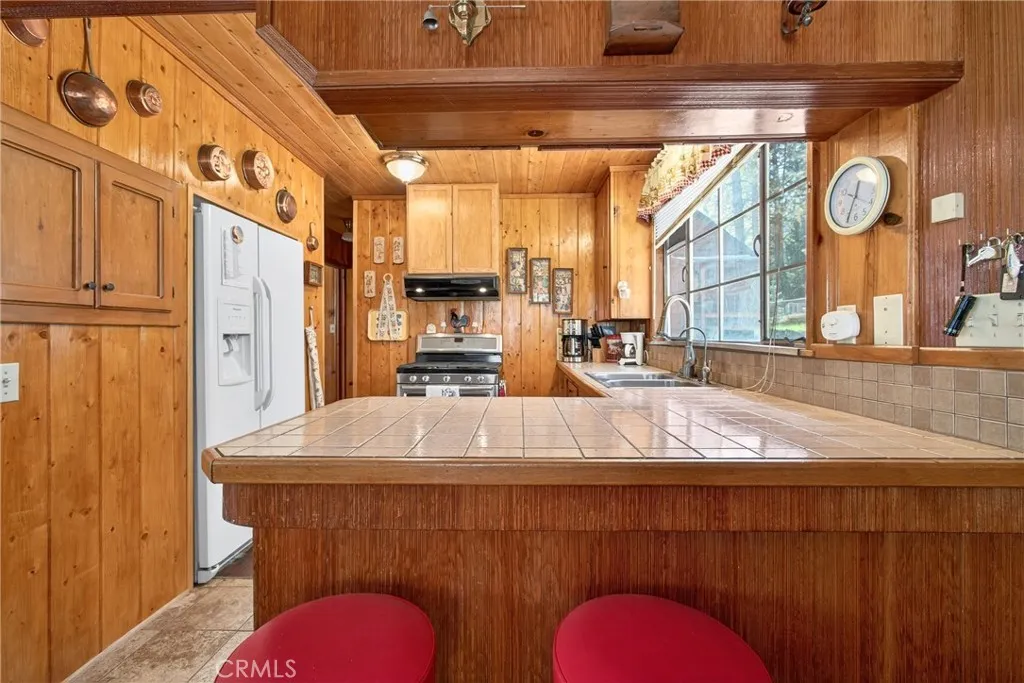 Additional image 11 of 5806 Victorville St, Wrightwood, CA 92397