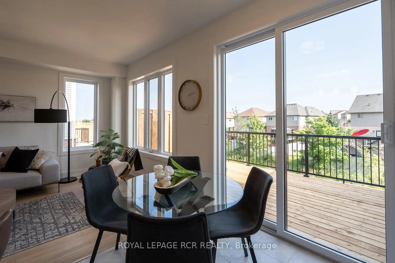 Additional image 7 of 690 Broadway Avenue 8