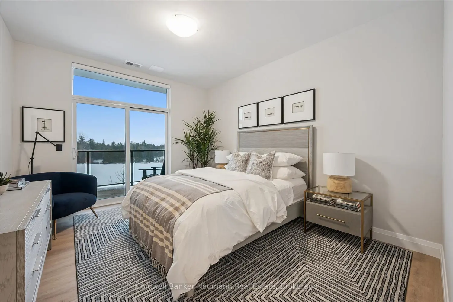 Additional image 10 of 1882 Gordon Street 318