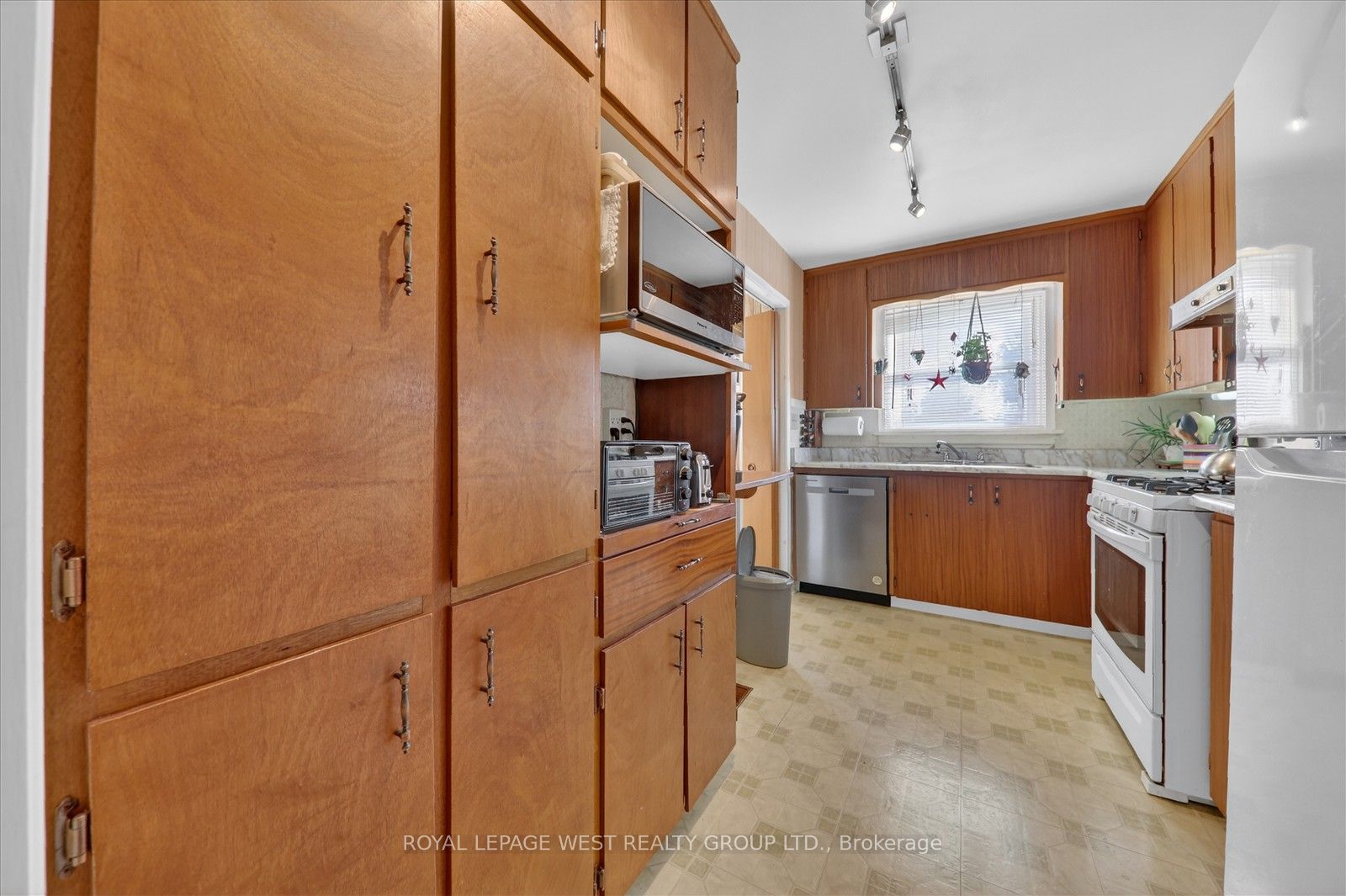 Additional image 6 of 35 Roxaline Street, Toronto, ON, M9P 2Z1