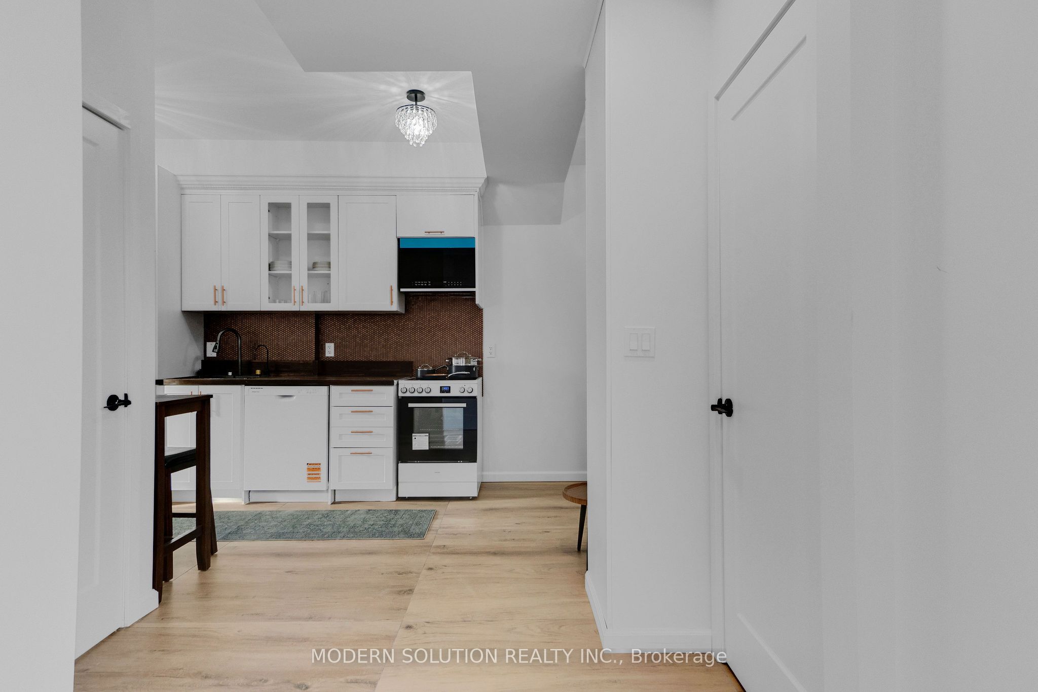 Additional image 2 of Upper-66 Silverthorn Avenue, Toronto, ON, M6N 3J8