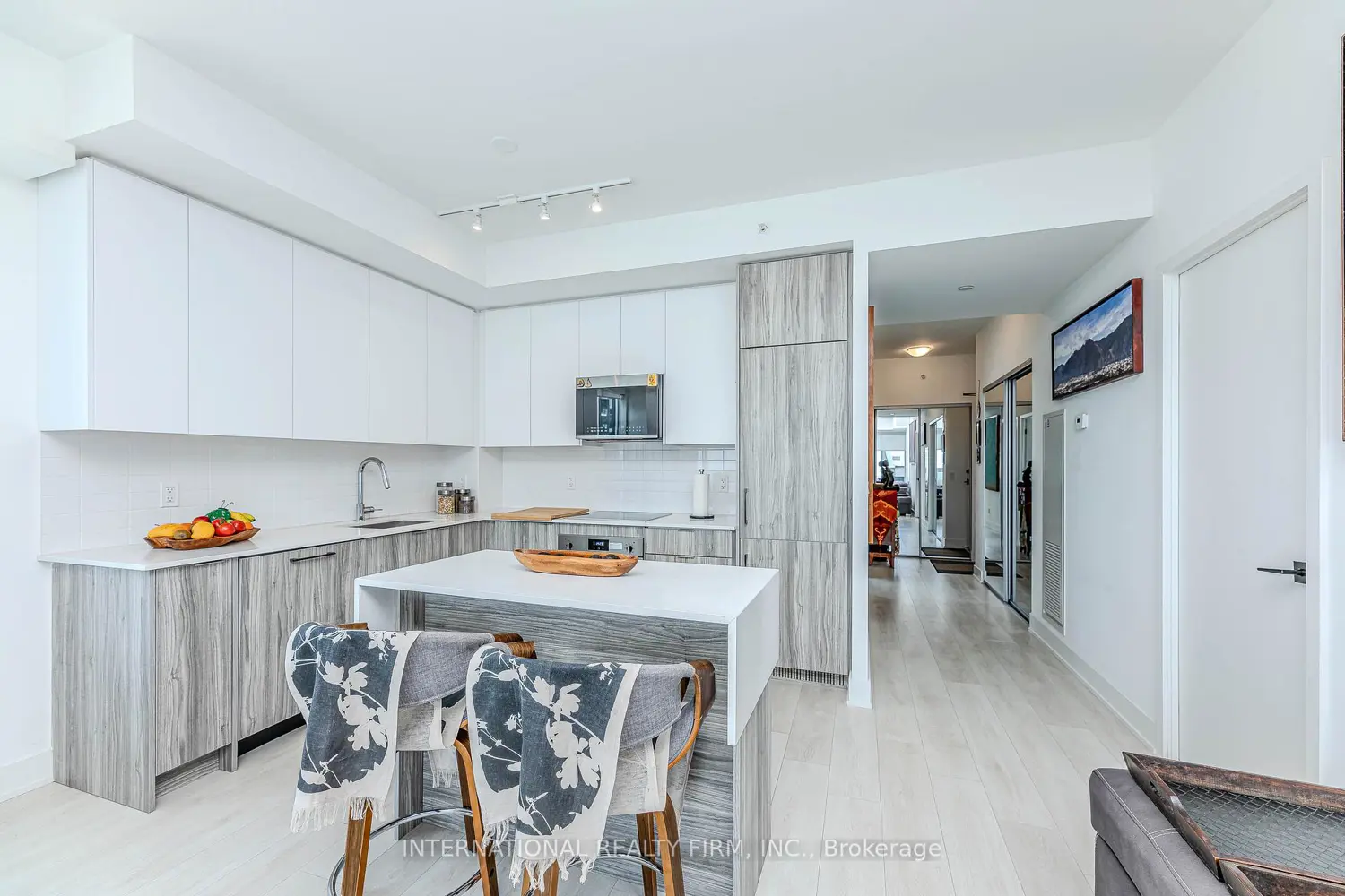 Additional image 11 of 2481 Taunton Road 1307