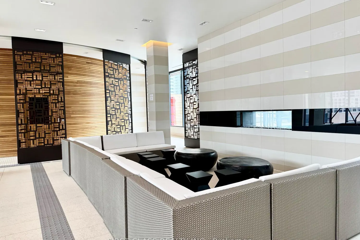Additional image 18 of 501 Yonge Street 4002