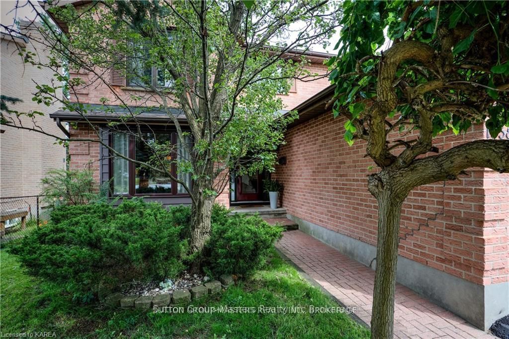 1058 Pembridge Crescent, Kingston, ON, K7P 1P3