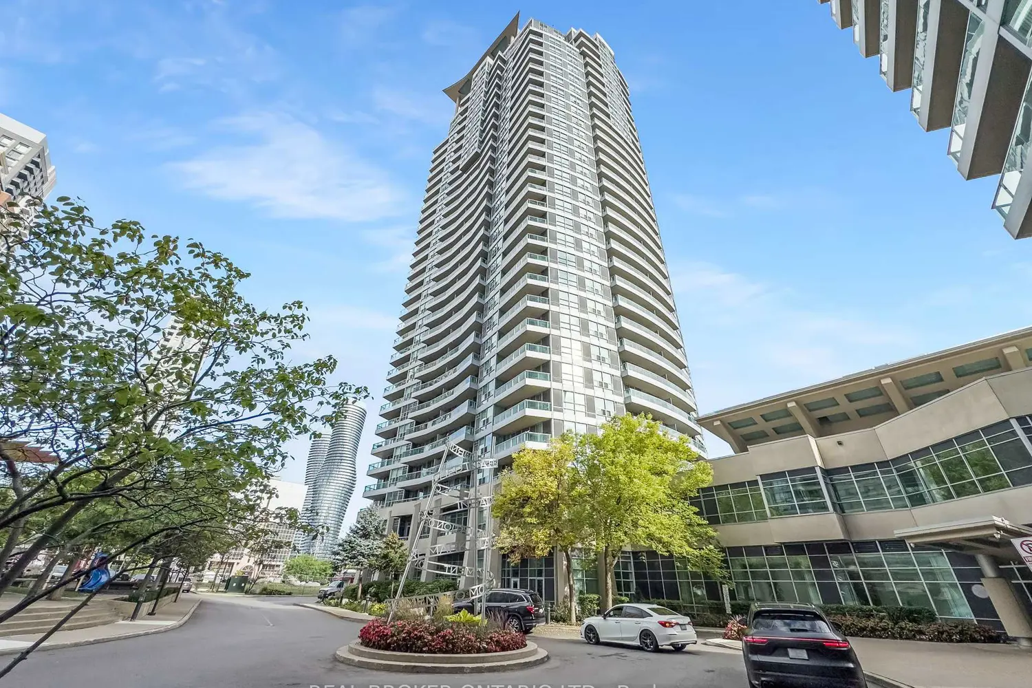 Additional image 19 of 1 Elm Drive 1005