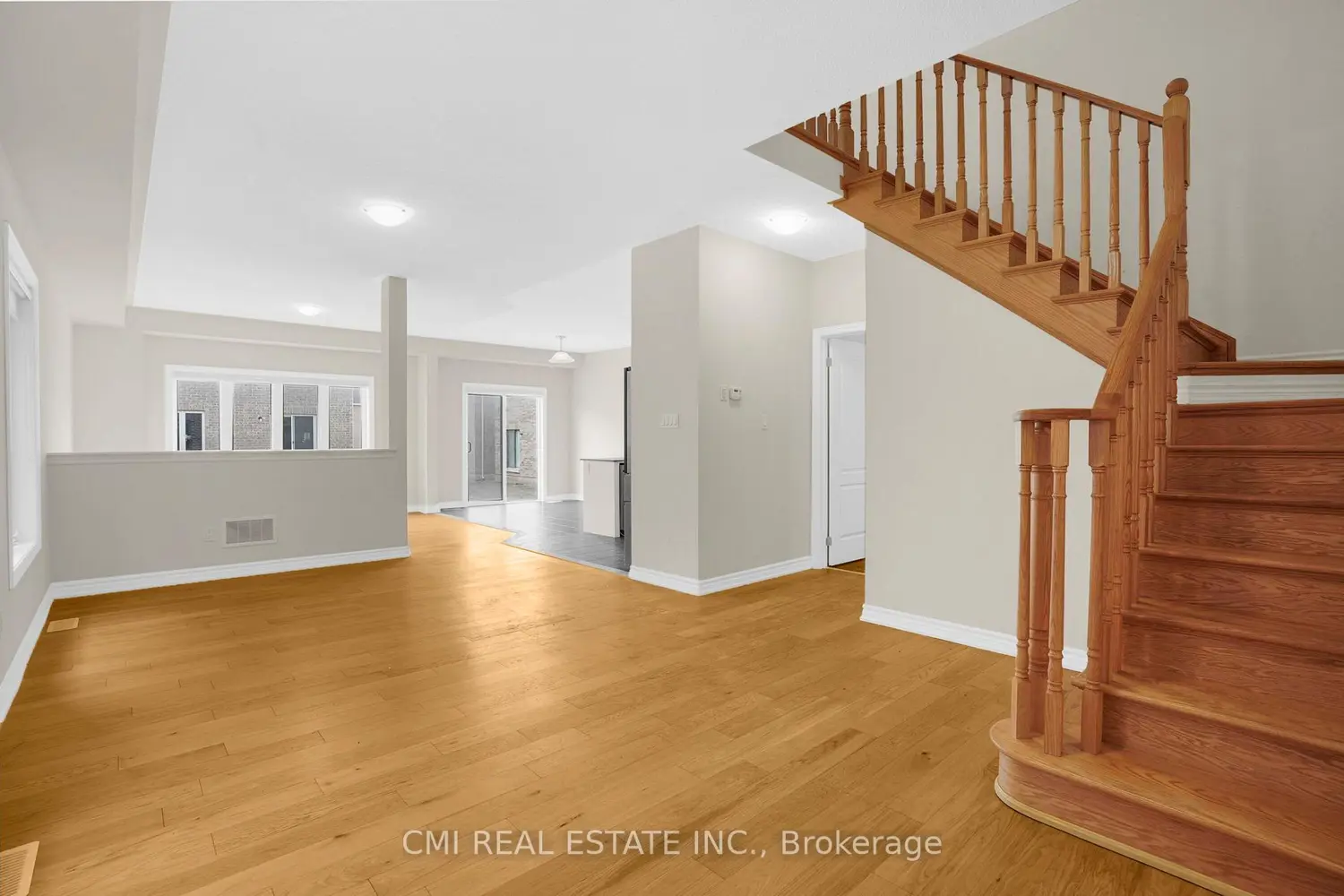 251 Palace Street photo 2