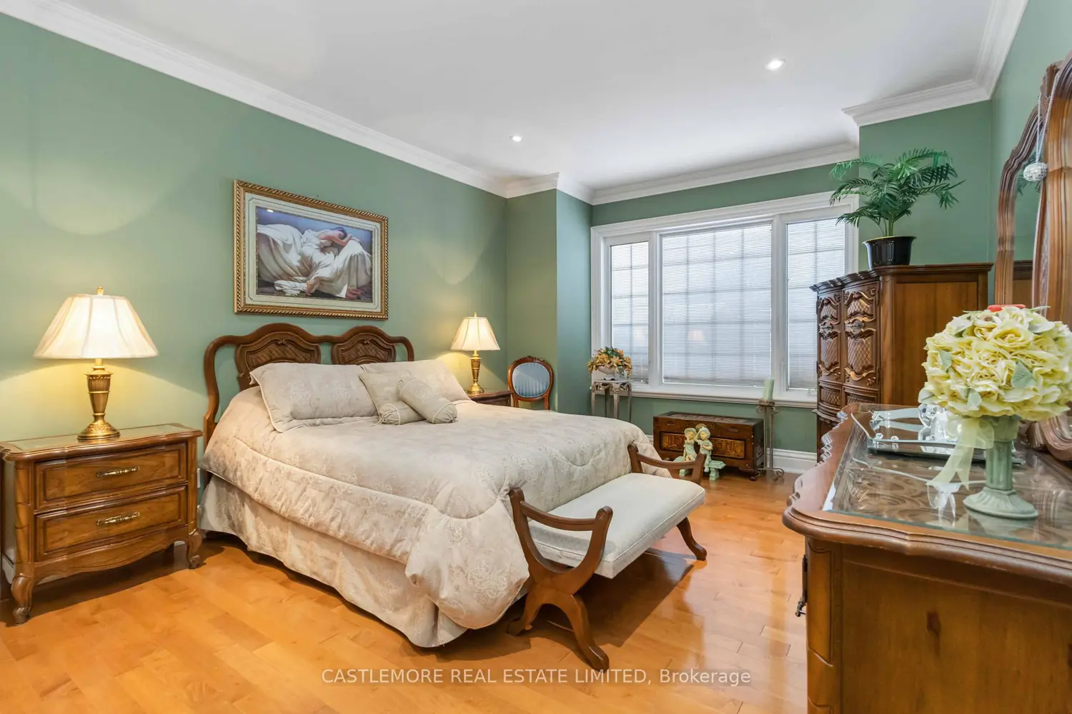 Additional image 14 of 2444 Hensall Street