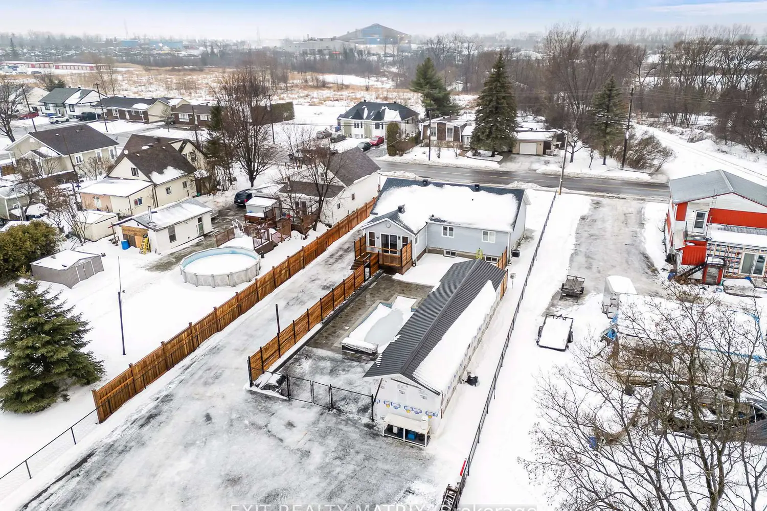 Additional image 18 of 213 Longueuil Street